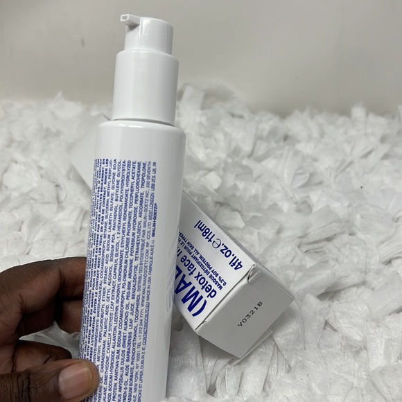 Malin + Goetz Detox Face Mask 4fl. Oz - Picture 7 of 8